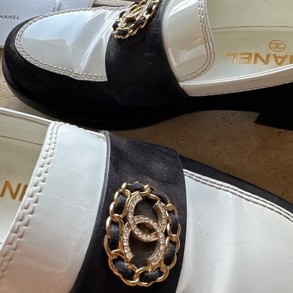 Chanel FW22-23 Patent/Suede Loafers IT37 - Worn Once with Box - Picture 10 of 11